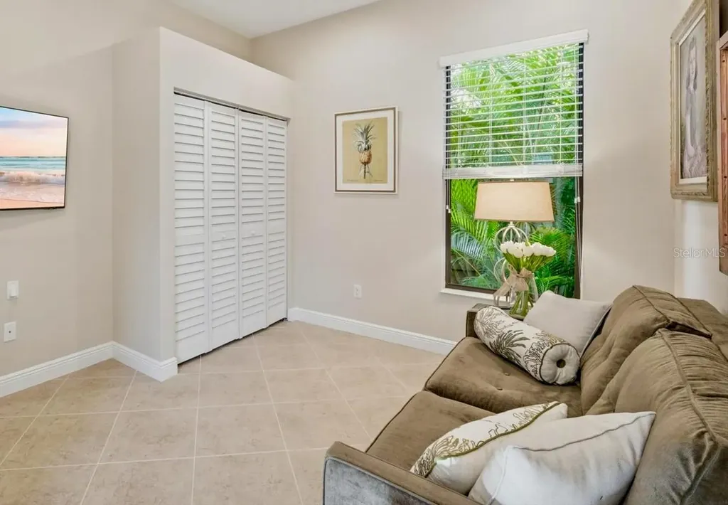 4203 5th Avenue NE Bradenton FL 34208