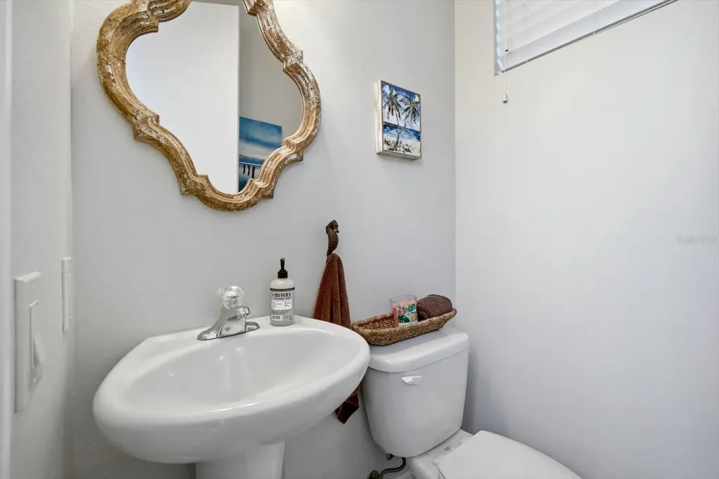 4203 5th Avenue NE Bradenton FL 34208
