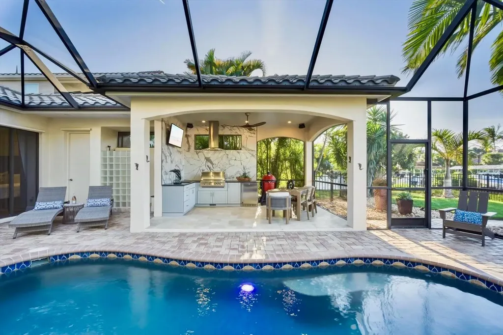4203 5th Avenue NE Bradenton FL 34208