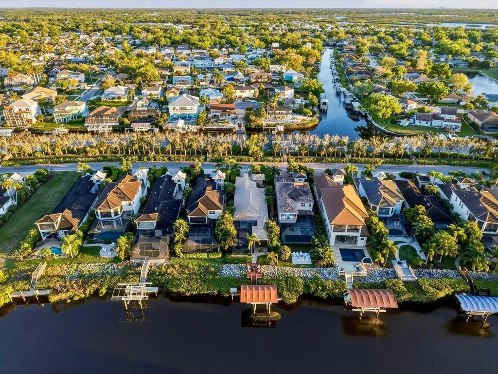 4203 5th Avenue NE Bradenton FL 34208