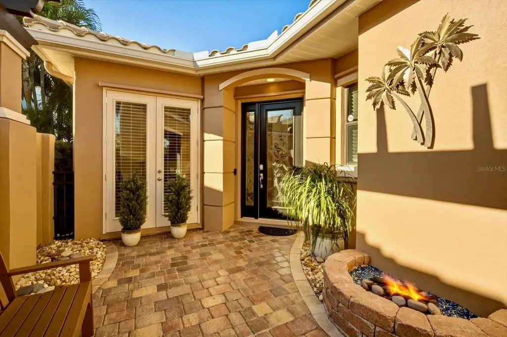 4203 5th Avenue NE Bradenton FL 34208