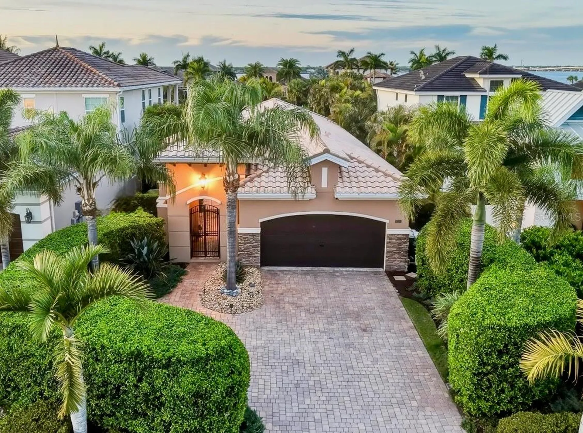 4203 5th Avenue NE Bradenton FL 34208