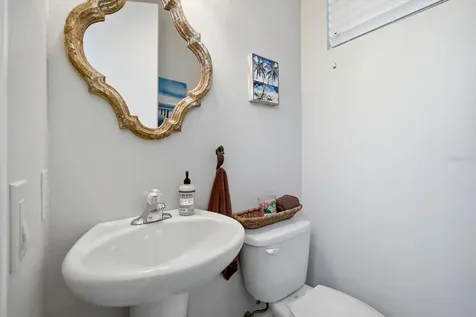 4203 5th Avenue NE Bradenton FL 34208