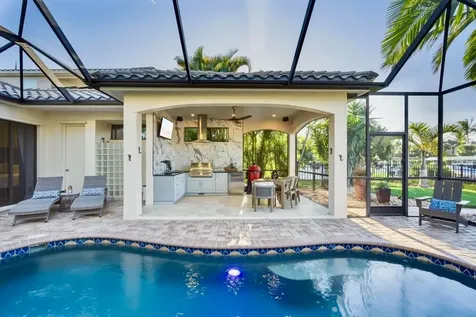 4203 5th Avenue NE Bradenton FL 34208