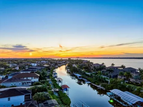4203 5th Avenue NE Bradenton FL 34208