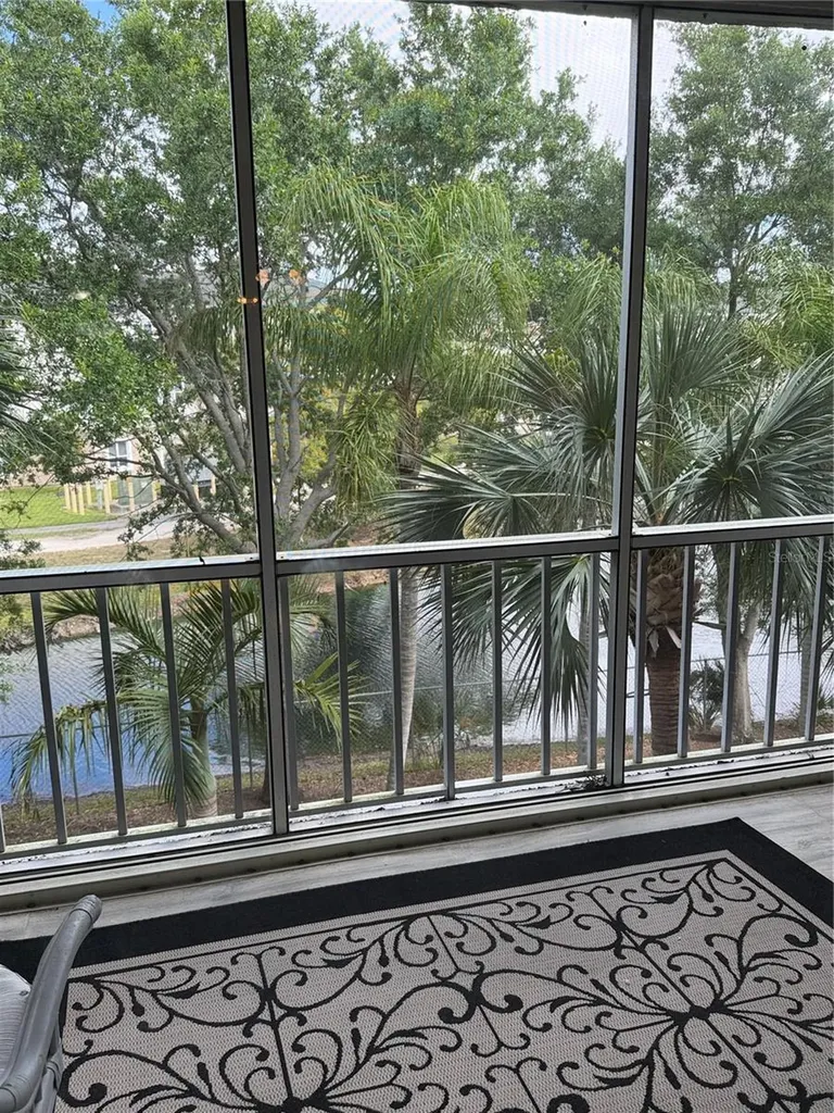 3176 Lake Bayshore Drive Bradenton FL 34205