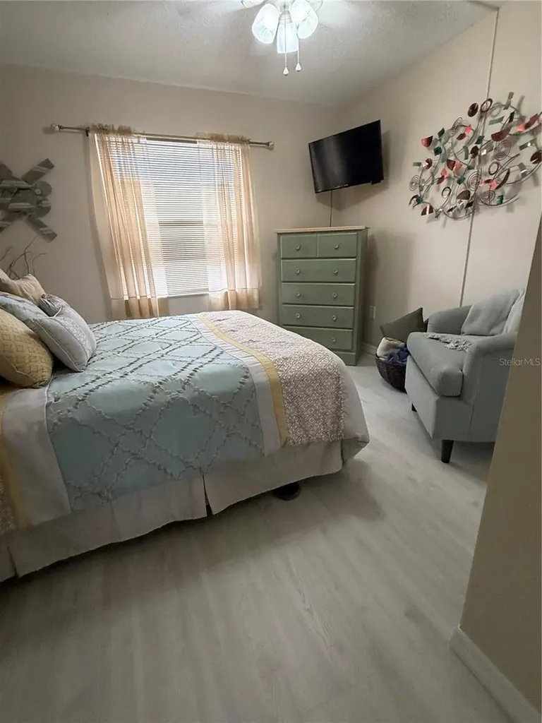 3176 Lake Bayshore Drive Bradenton FL 34205