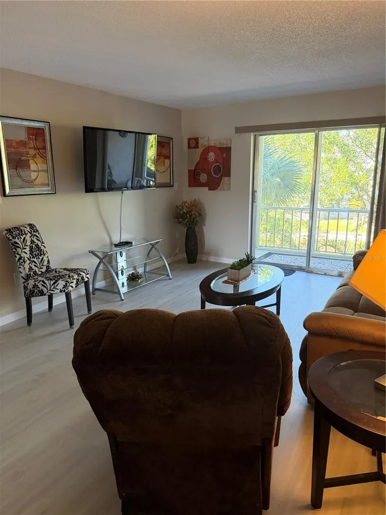 3176 Lake Bayshore Drive Bradenton FL 34205