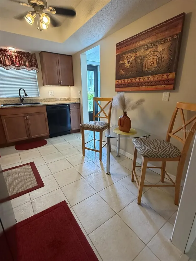 3176 Lake Bayshore Drive Bradenton FL 34205