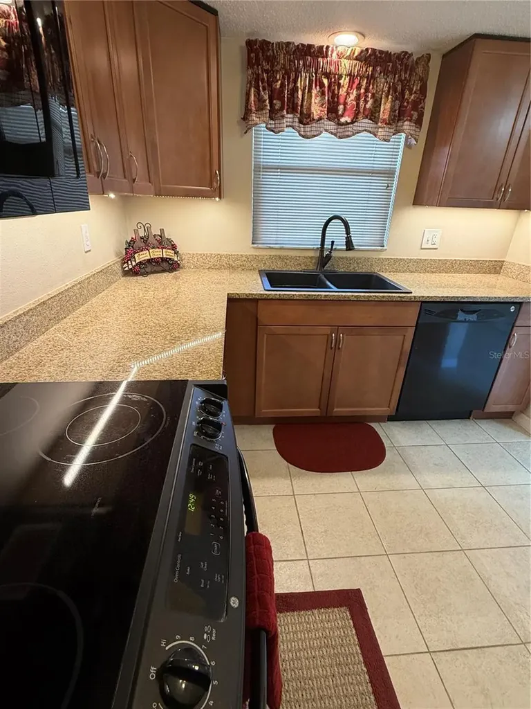3176 Lake Bayshore Drive Bradenton FL 34205
