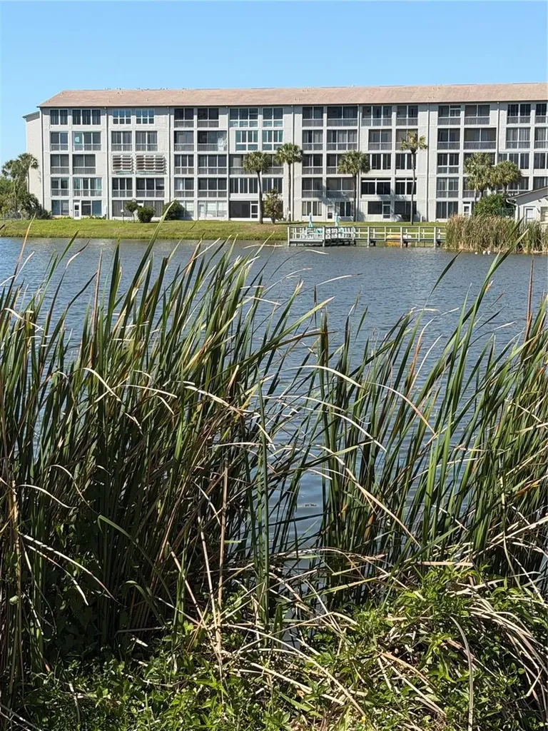 3176 Lake Bayshore Drive Bradenton FL 34205