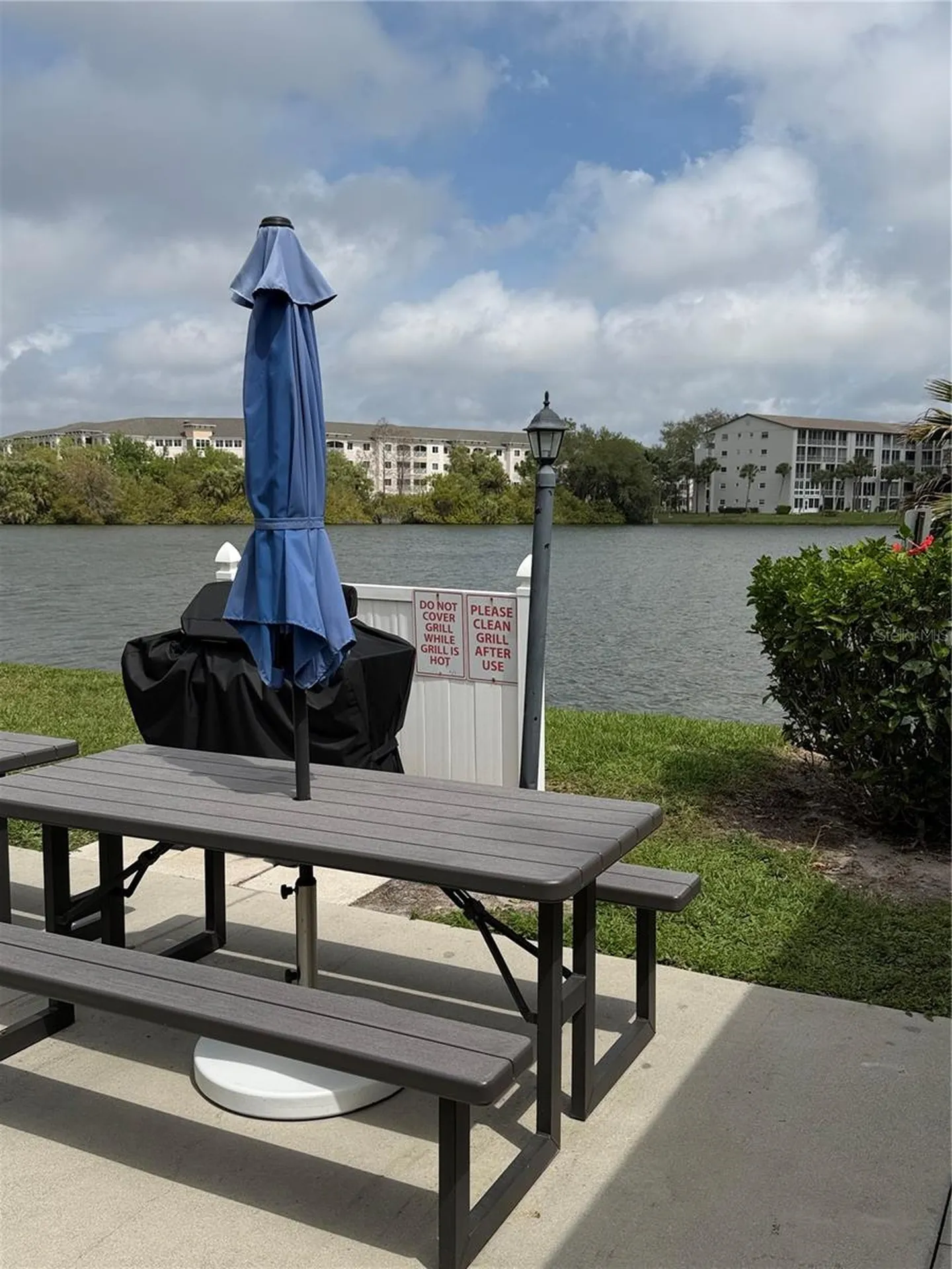 3176 Lake Bayshore Drive Bradenton FL 34205
