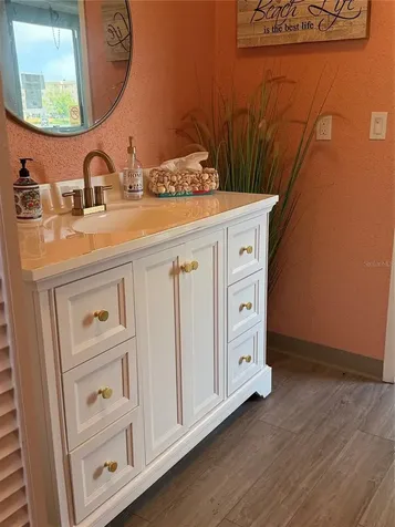 3176 Lake Bayshore Drive Bradenton FL 34205