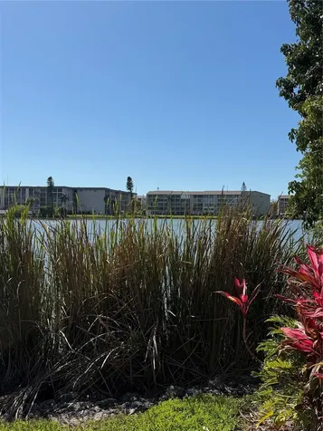 3176 Lake Bayshore Drive Bradenton FL 34205