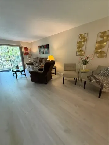 3176 Lake Bayshore Drive Bradenton FL 34205