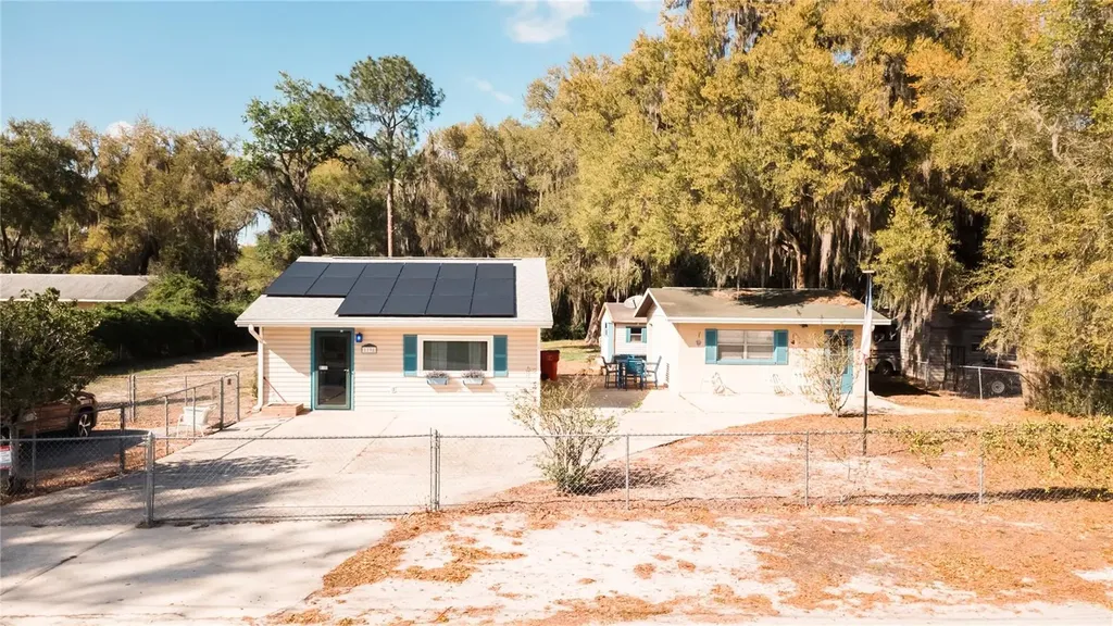 1198 Cr 464 Lake Panasoffkee FL 33538