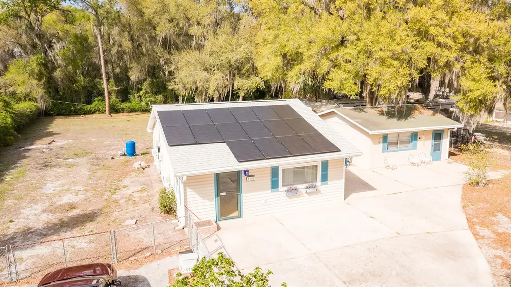 1198 Cr 464 Lake Panasoffkee FL 33538
