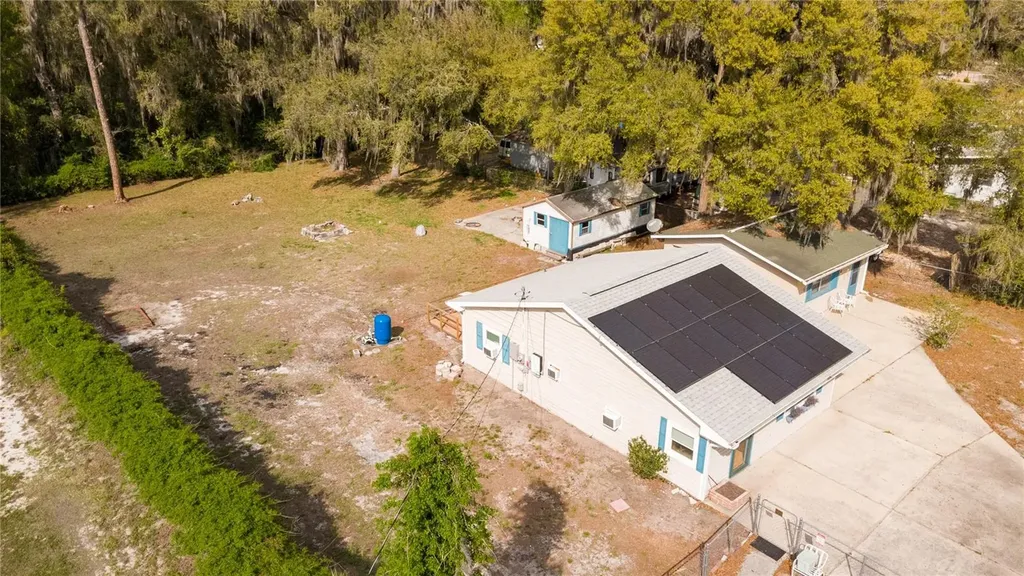 1198 Cr 464 Lake Panasoffkee FL 33538