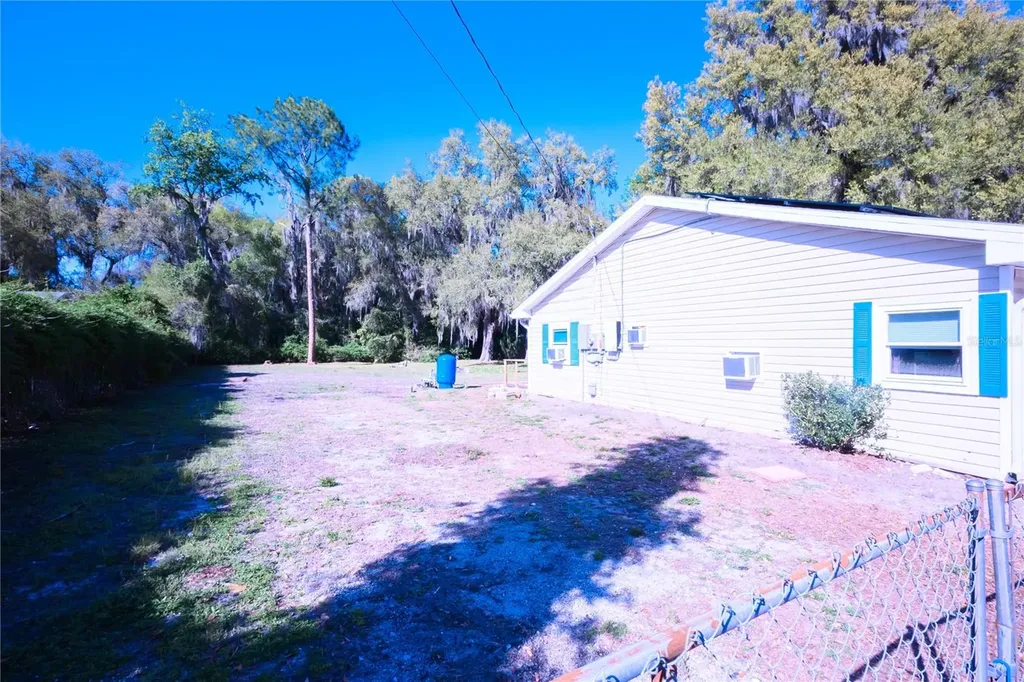 1198 Cr 464 Lake Panasoffkee FL 33538