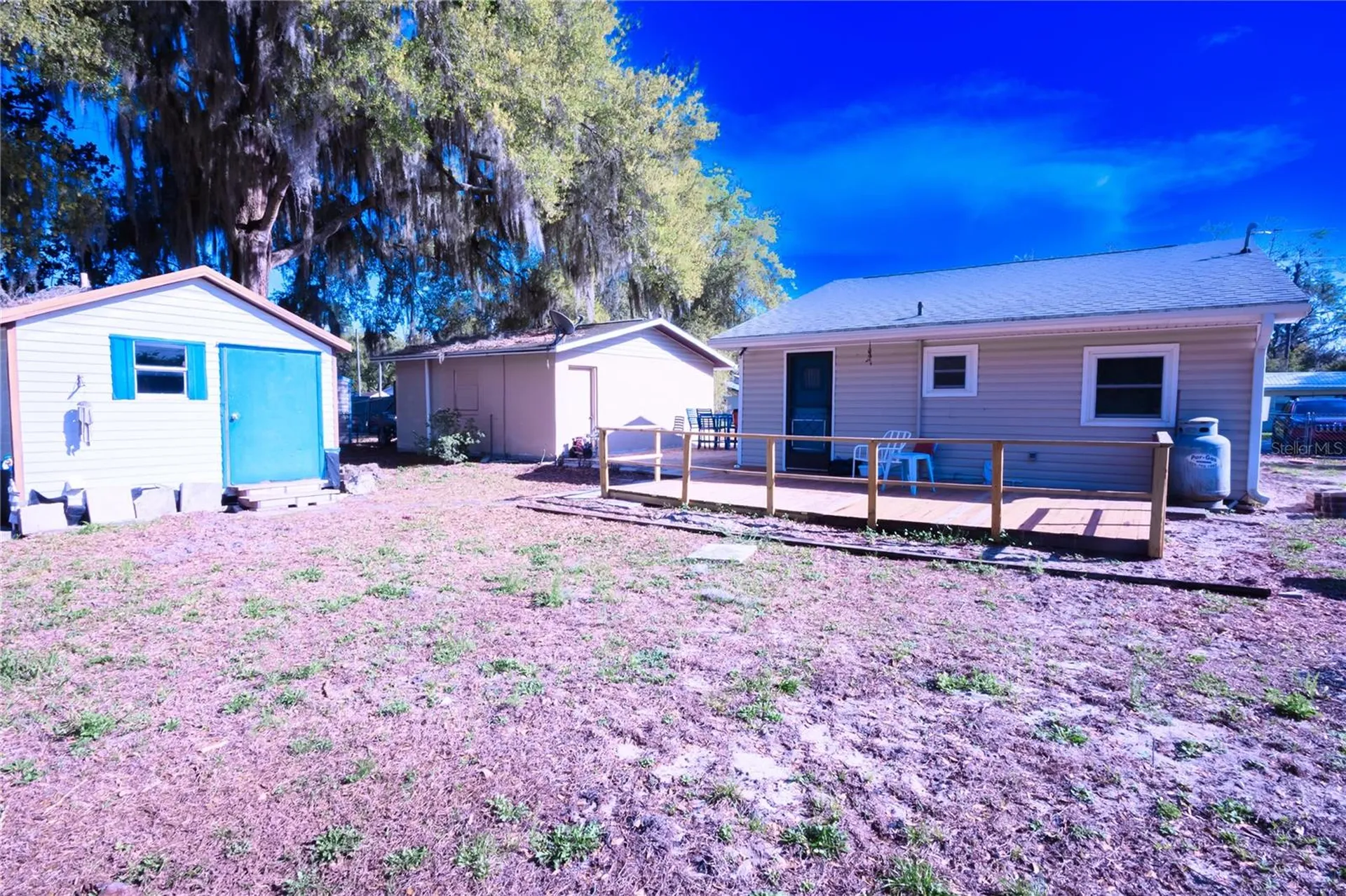 1198 Cr 464 Lake Panasoffkee FL 33538