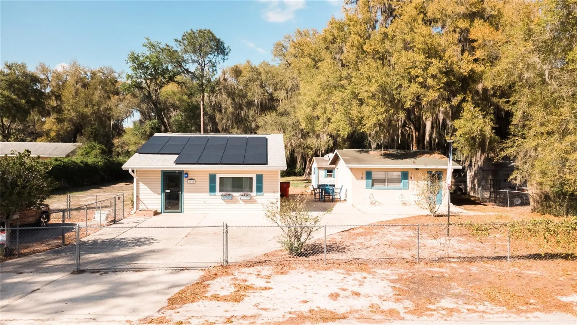 1198 Cr 464 Lake Panasoffkee FL 33538