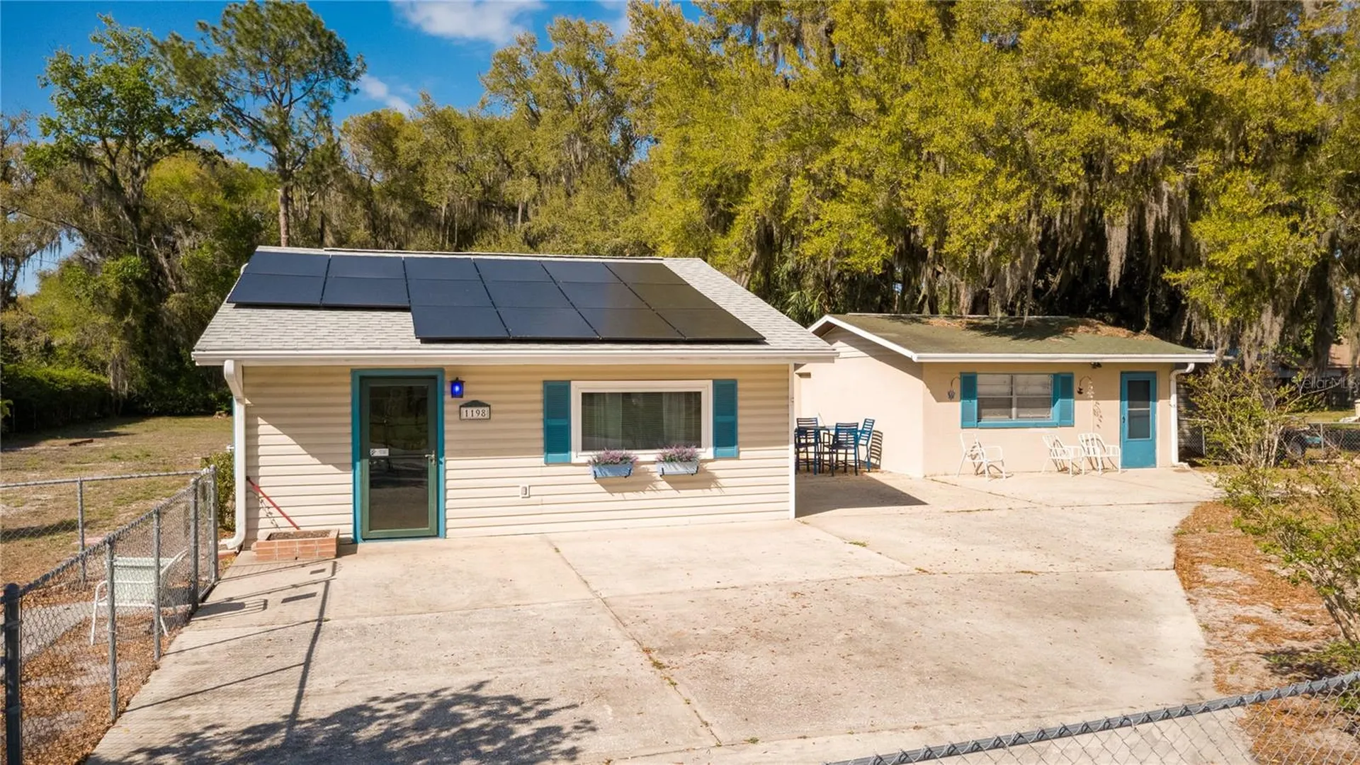 1198 Cr 464 Lake Panasoffkee FL 33538