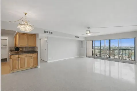 10355 Paradise Boulevard Treasure Island FL 33706
