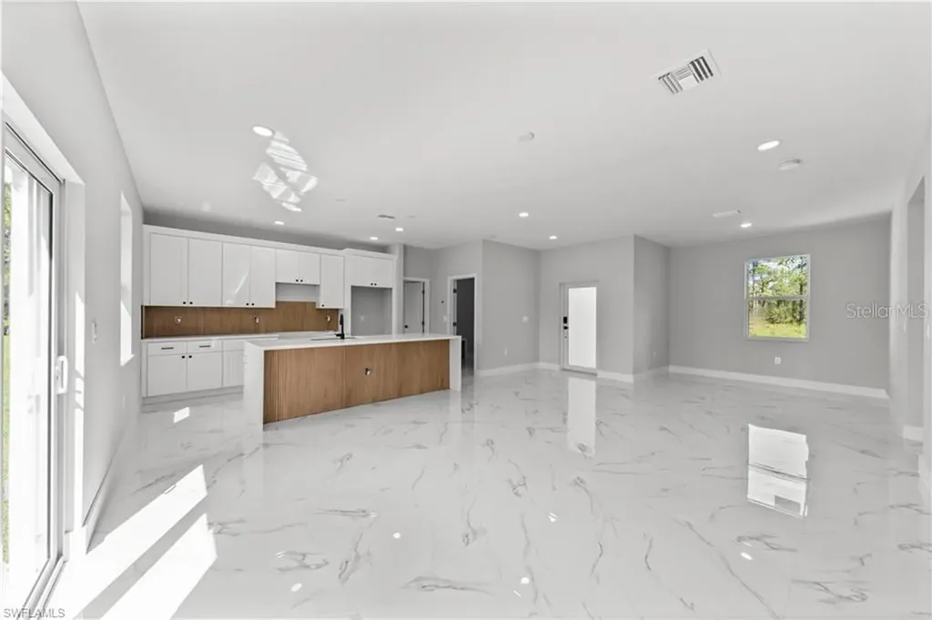967 Edgerton Avenue Lehigh Acres FL 33974