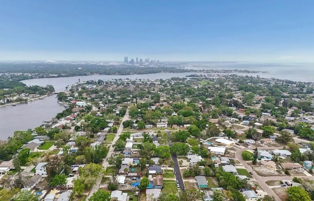 4479 Porpoise Drive SE St Petersburg FL 33705