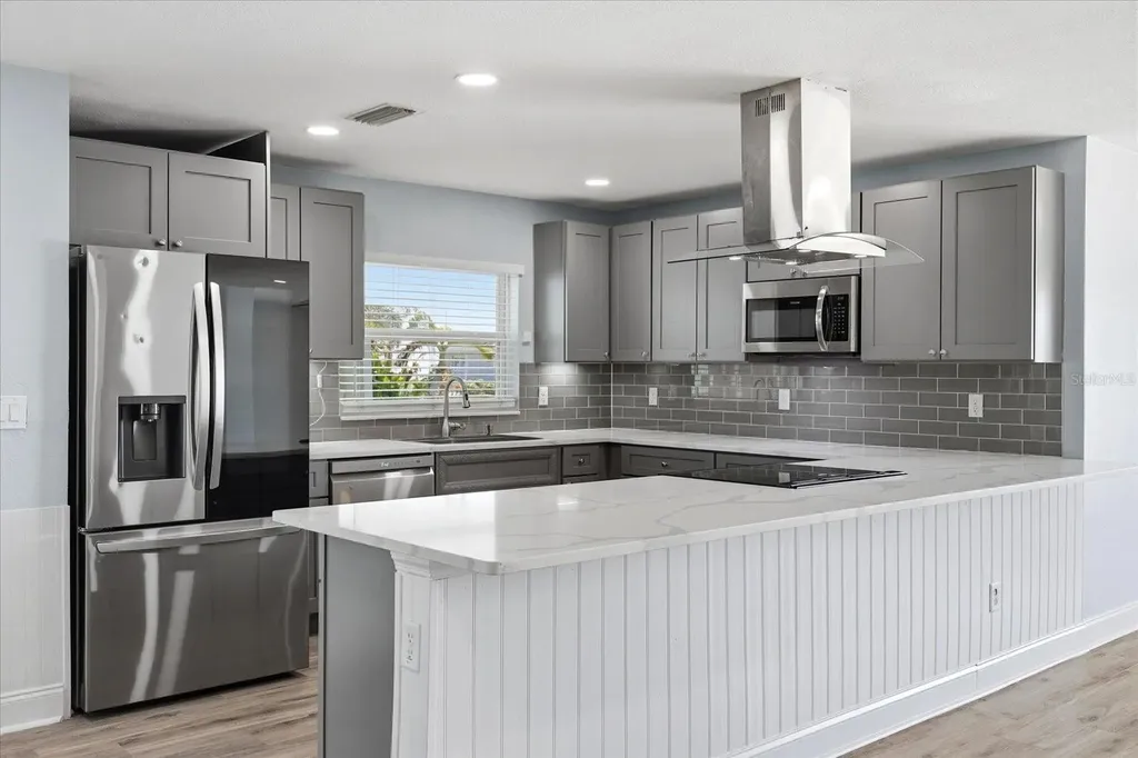 7891 4th Avenue S St Petersburg FL 33707