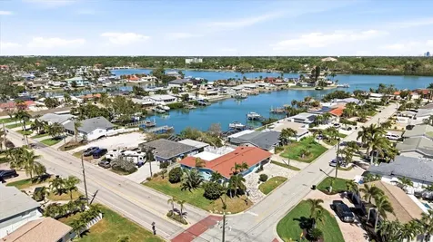 7891 4th Avenue S St Petersburg FL 33707