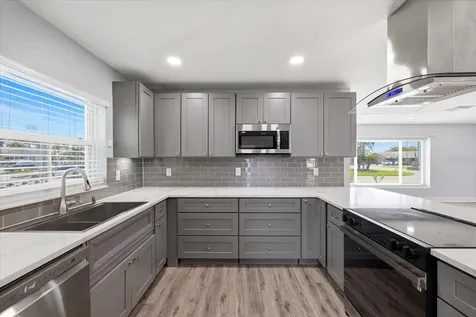 7891 4th Avenue S St Petersburg FL 33707