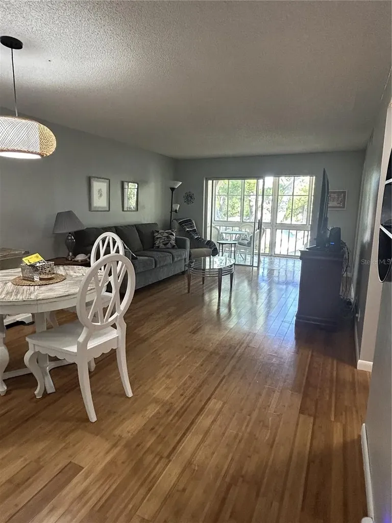 11485 Oakhurst Road Largo FL 33774