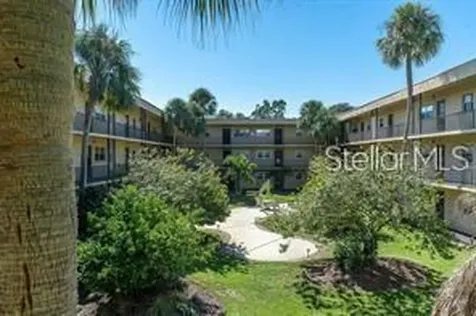 11485 Oakhurst Road Largo FL 33774