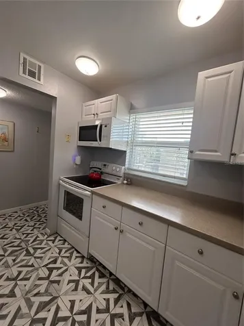 11485 Oakhurst Road Largo FL 33774