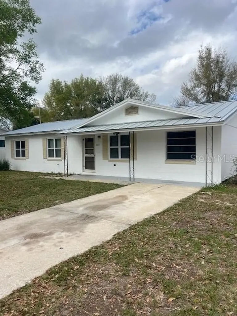 1021 Sun Country Court Mount Dora FL 32757