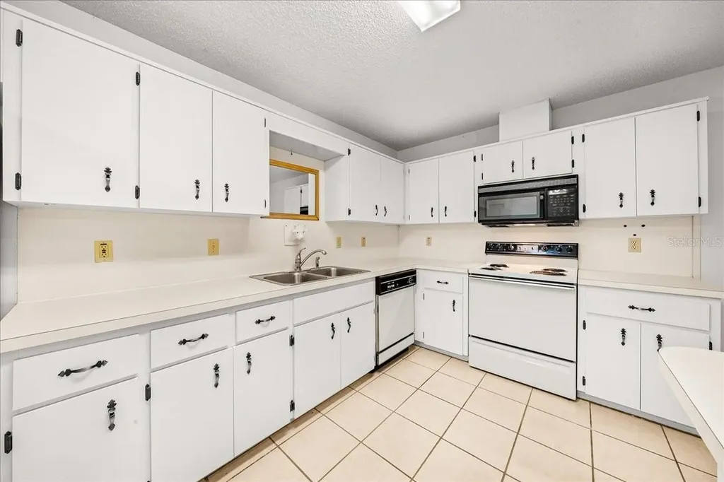 9377 SW 90th Court Ocala FL 34481