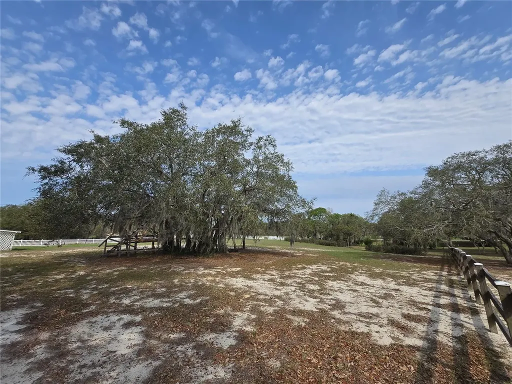 Petes Lane Davenport FL 33837