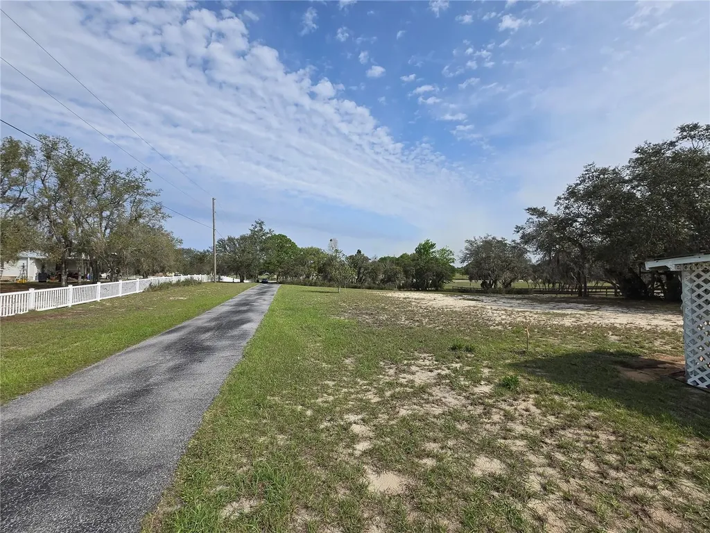 Petes Lane Davenport FL 33837