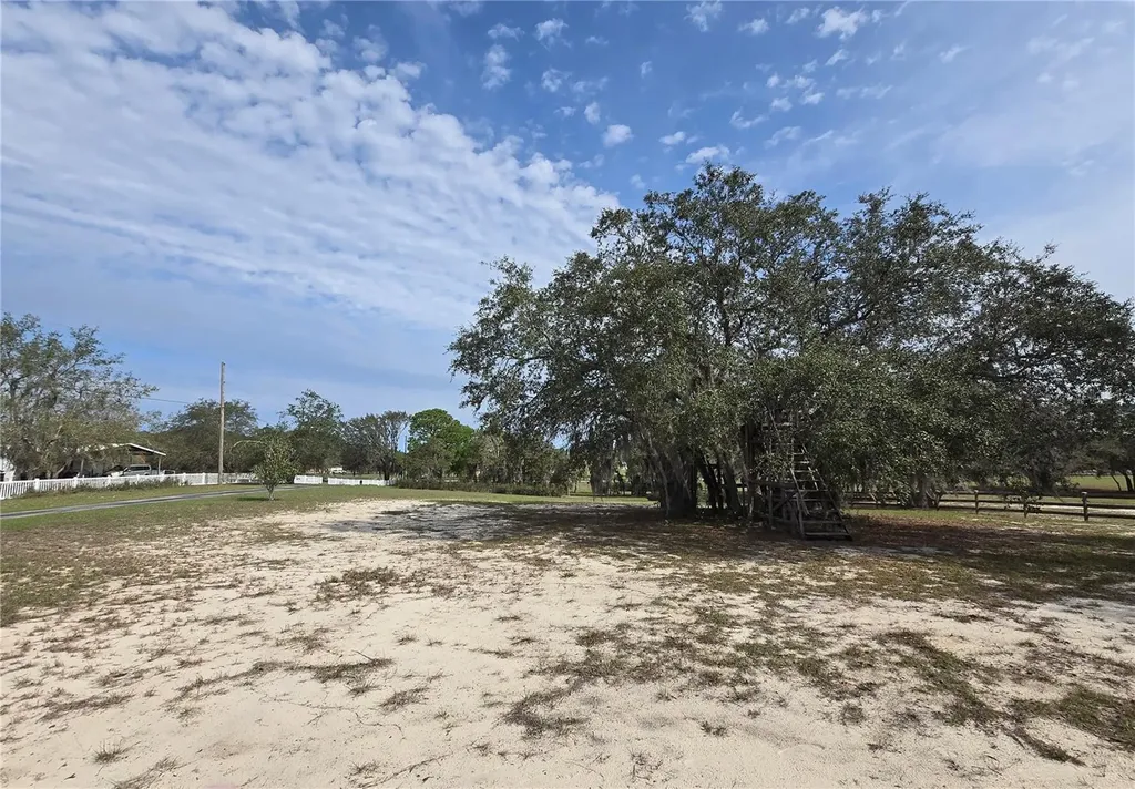 Petes Lane Davenport FL 33837