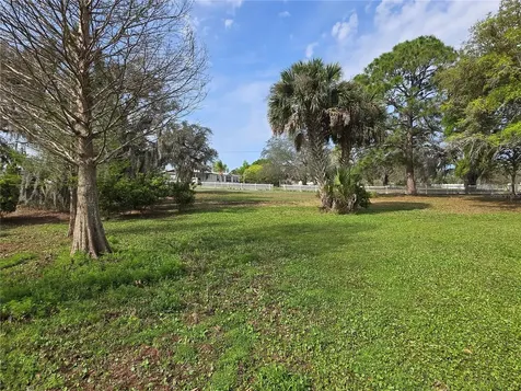 Petes Lane Davenport FL 33837