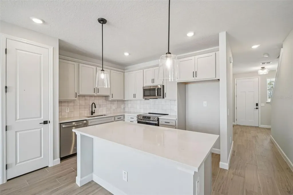 7584 Deer Valley Circle Tampa FL 33635
