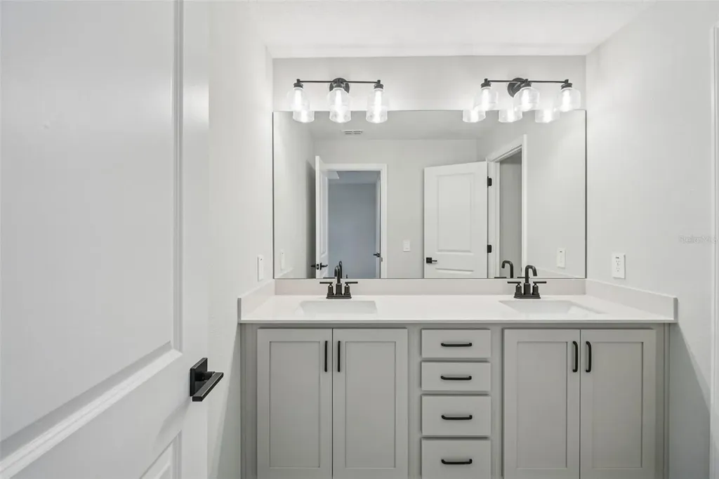 7584 Deer Valley Circle Tampa FL 33635