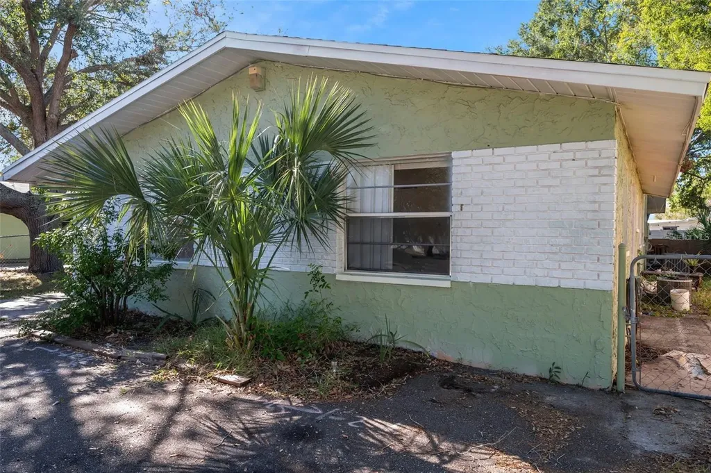 914 Lake Palms Drive Largo FL 33771