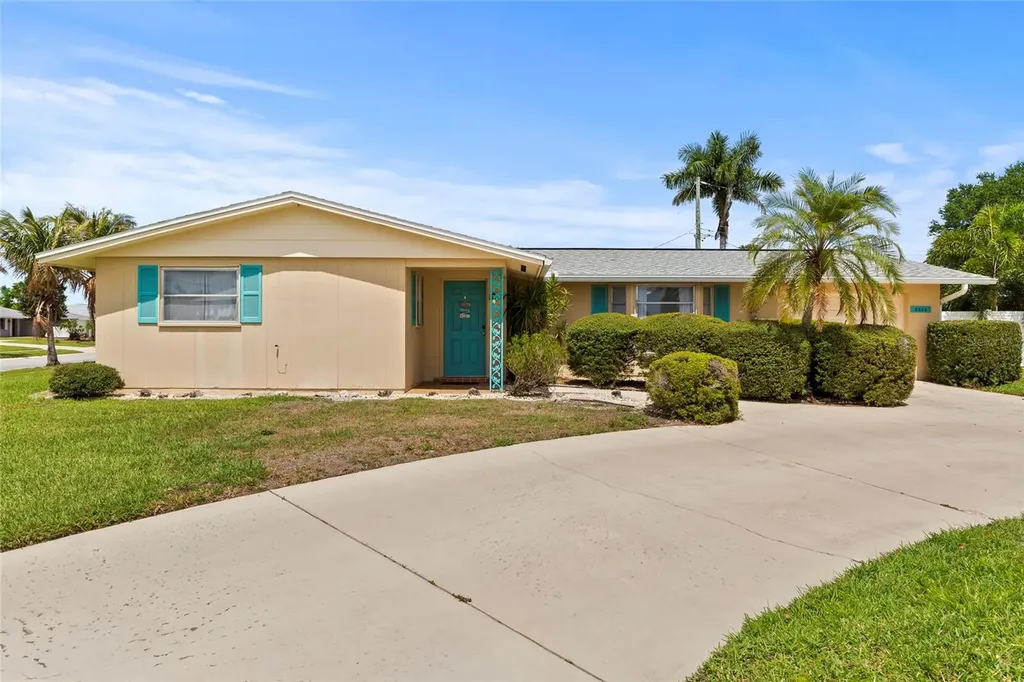 6836 Roxbury Drive Sarasota FL 34231