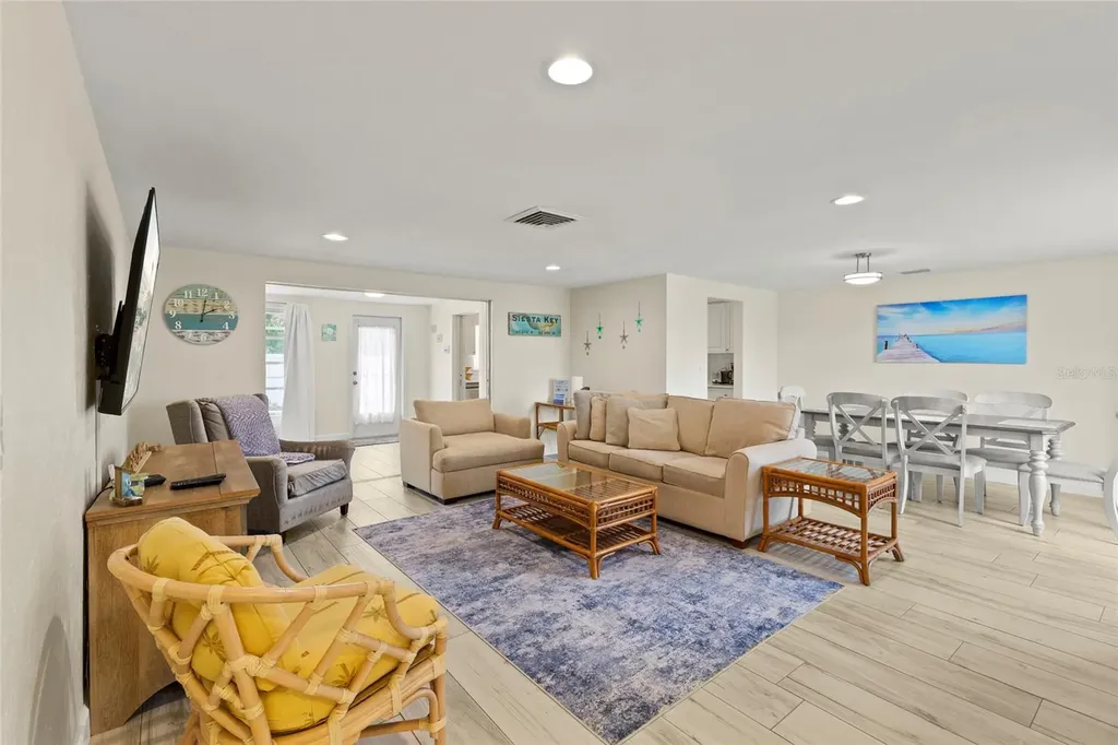 6836 Roxbury Drive Sarasota FL 34231