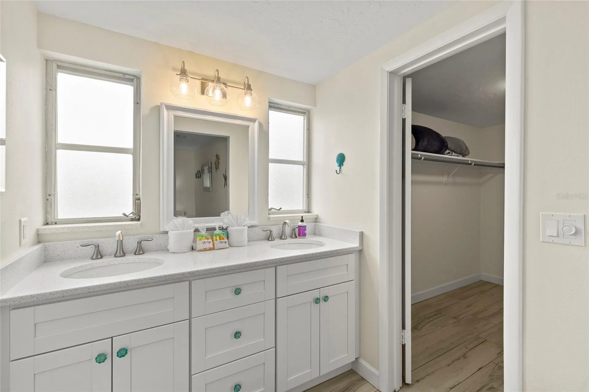6836 Roxbury Drive Sarasota FL 34231