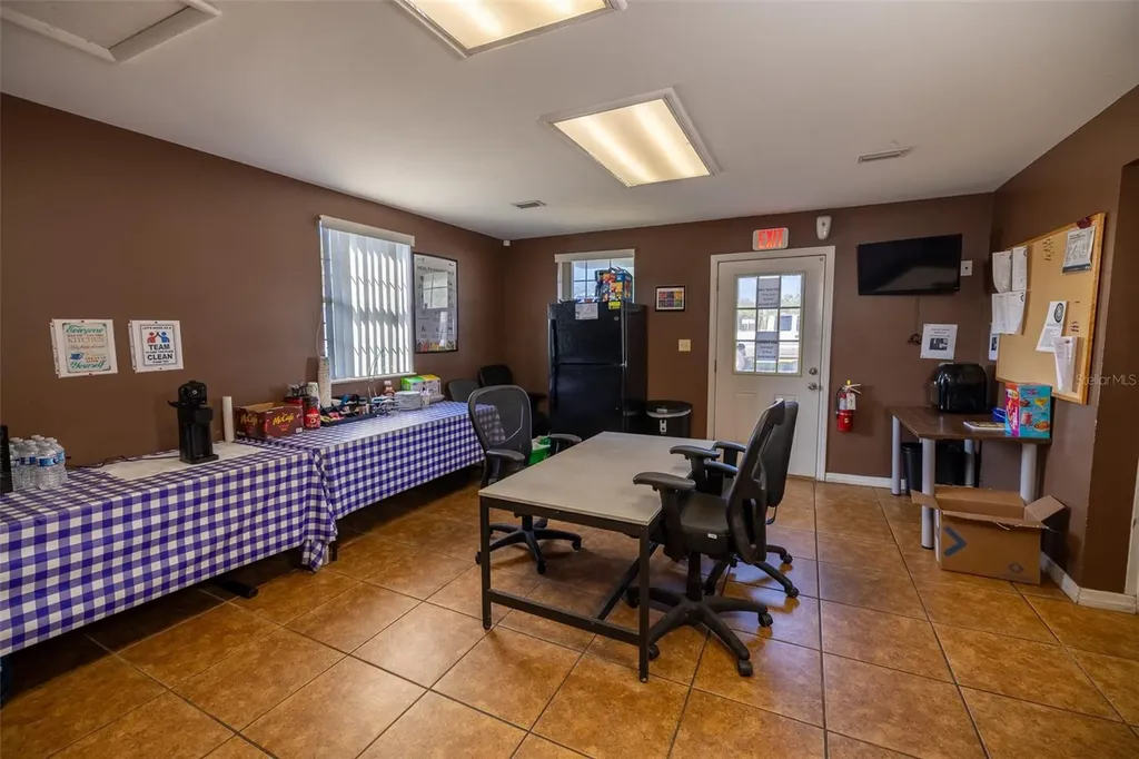 11134 S 41 Highway Gibsonton FL 33534
