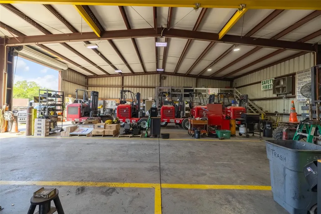 11134 S 41 Highway Gibsonton FL 33534