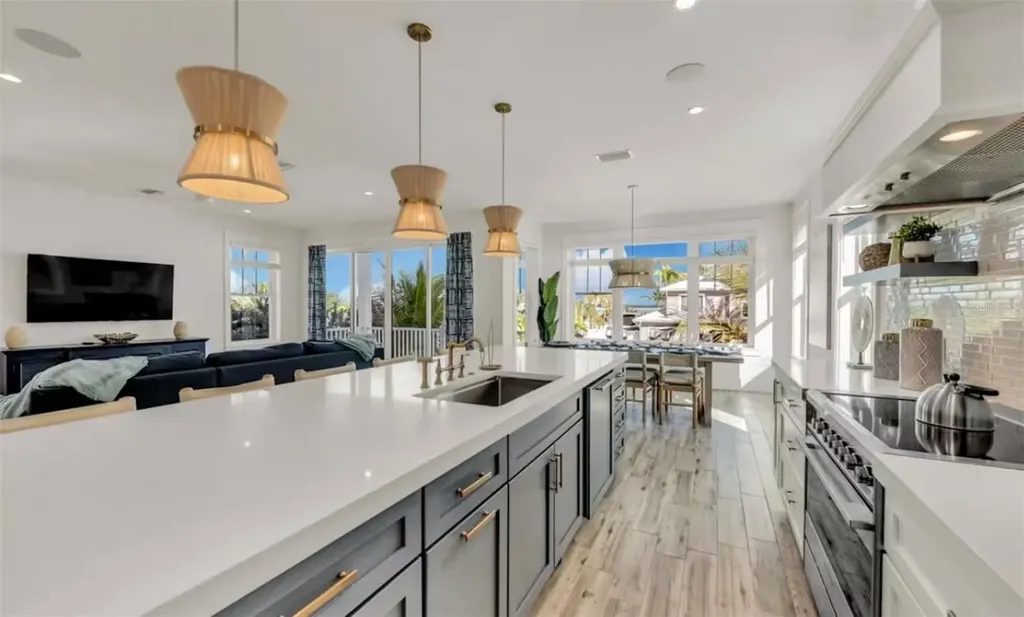 2210 Avenue A Bradenton Beach FL 34217